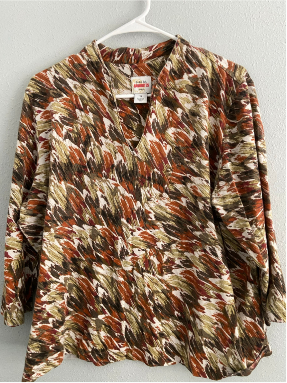 Ruby Rd. V-neck blouse with fall colors, 3/4 sleeve, size 1X.